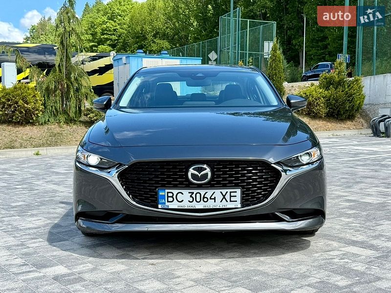 Седан Mazda 3 2023 в Львові