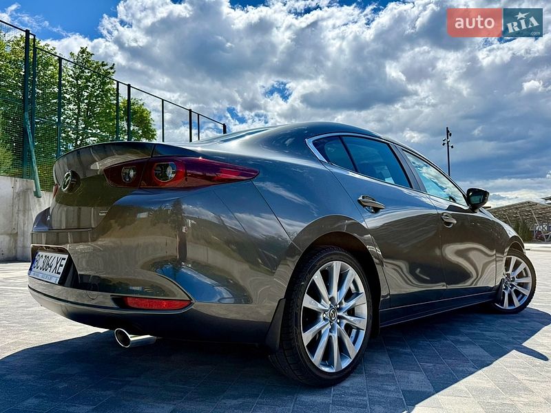 Седан Mazda 3 2023 в Львові