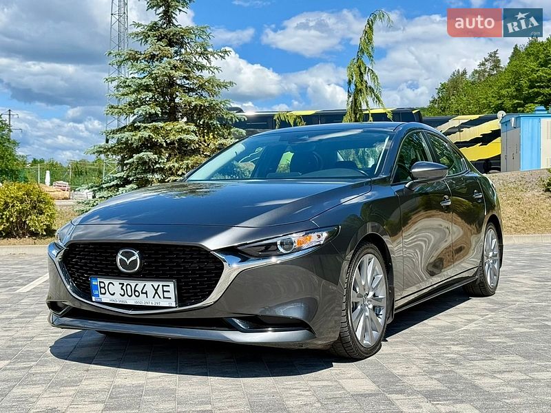 Седан Mazda 3 2023 в Львові