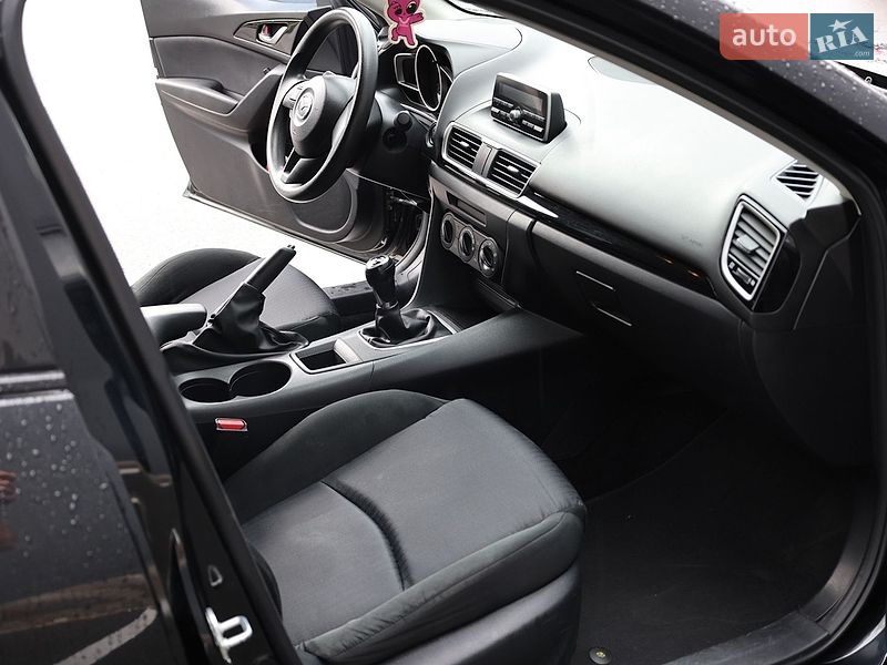 Седан Mazda 3 2014 в Киеве