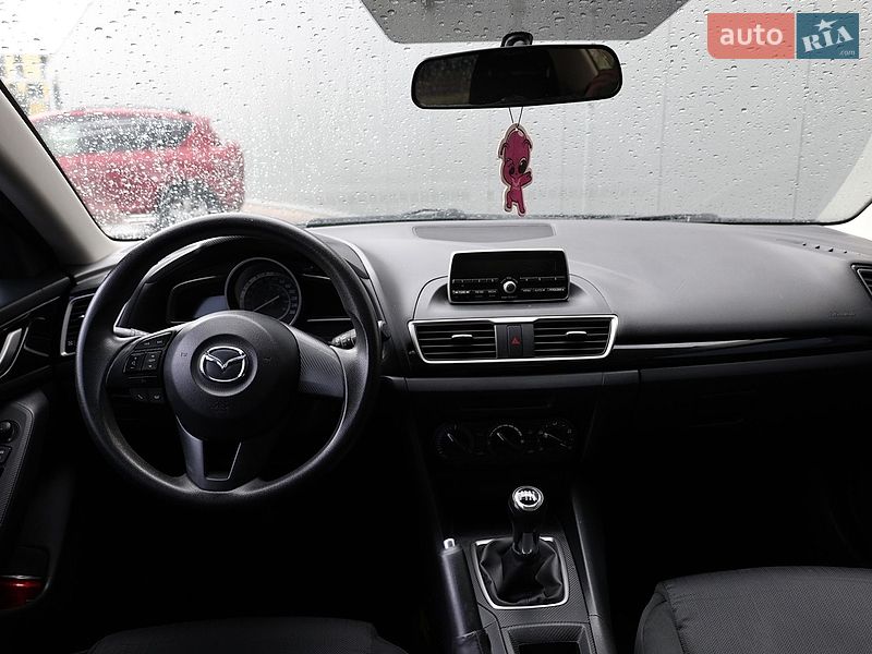 Седан Mazda 3 2014 в Киеве