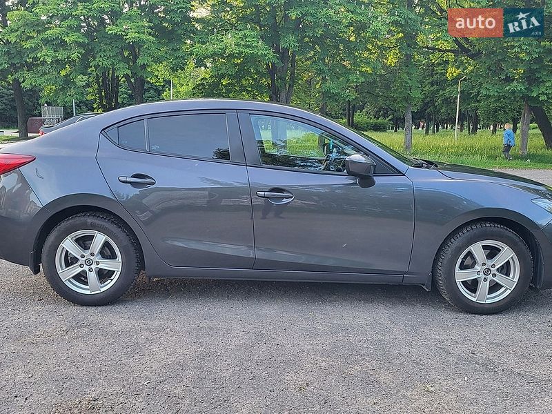 Седан Mazda 3 2015 в Полтаве