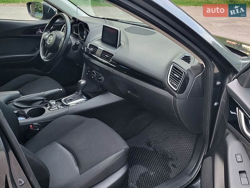 Седан Mazda 3 2015 в Полтаве
