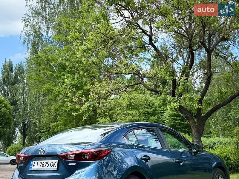 Седан Mazda 3 2017 в Обухові