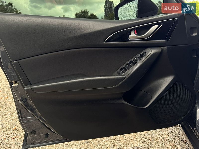 Хетчбек Mazda 3 2016 в Харкові
