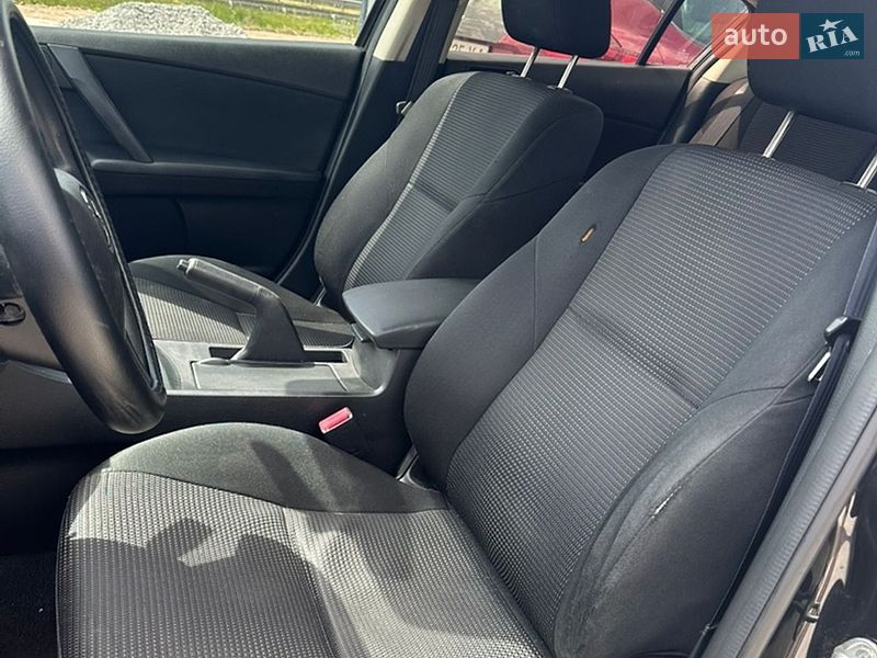 Хэтчбек Mazda 3 2013 в Ровно
