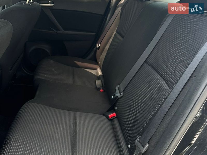 Хэтчбек Mazda 3 2013 в Ровно