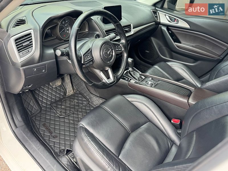 Седан Mazda 3 2018 в Києві