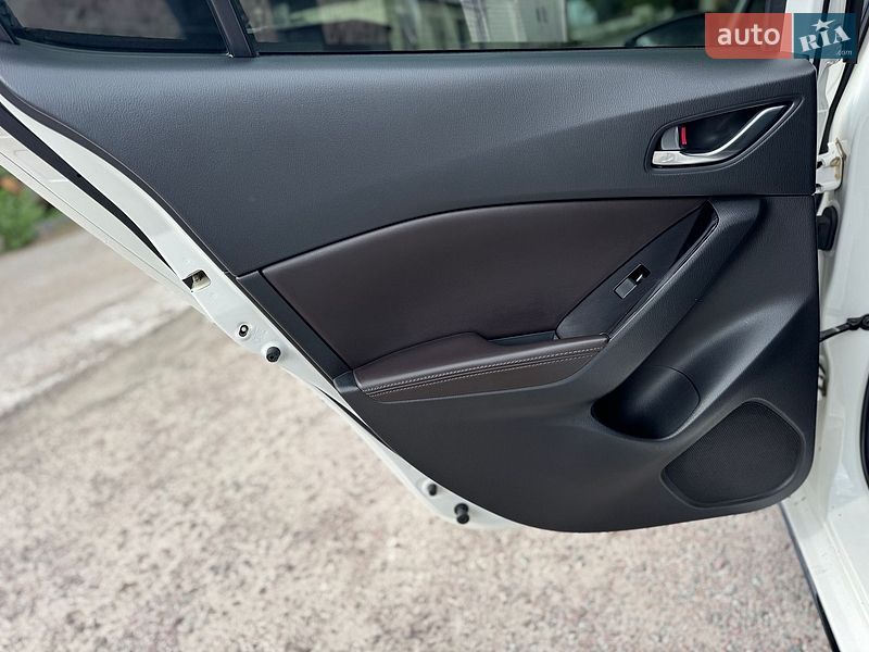 Седан Mazda 3 2018 в Києві
