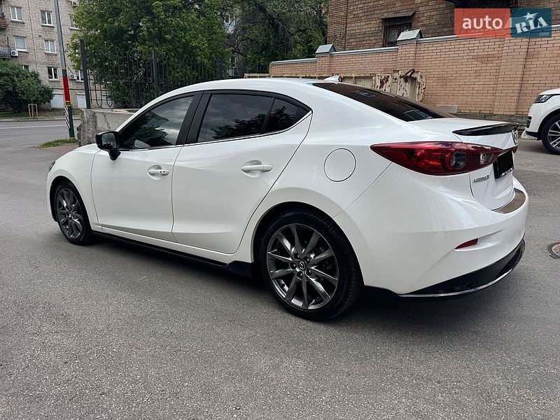 Седан Mazda 3 2018 в Києві