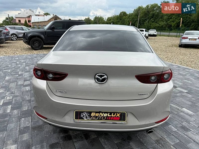 Седан Mazda 3 2024 в Коломые