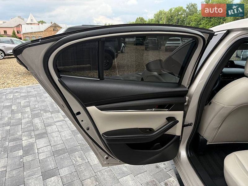 Седан Mazda 3 2024 в Коломые