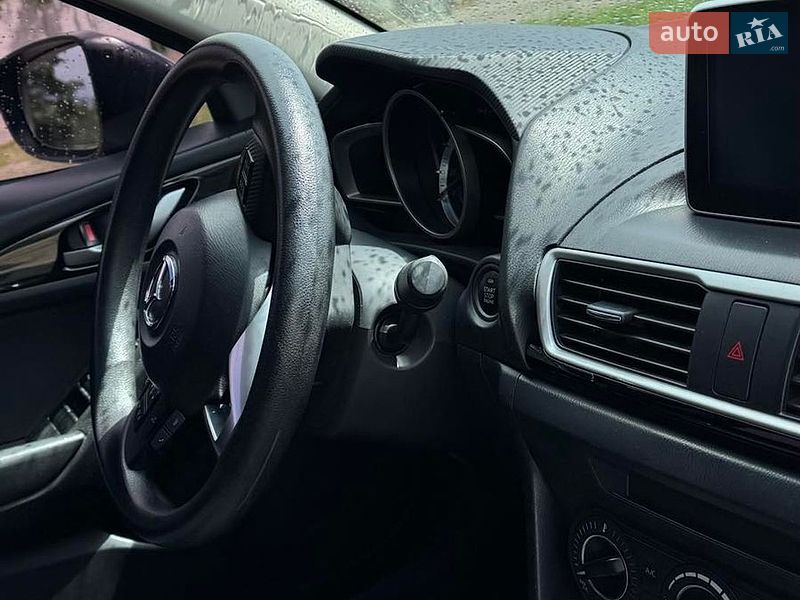 Седан Mazda 3 2015 в Харькове