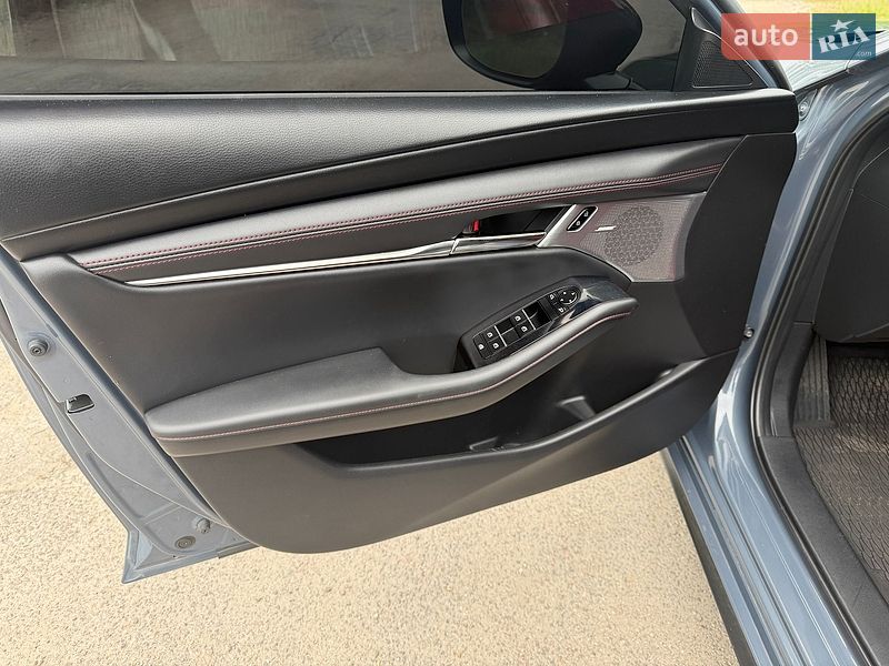 Хэтчбек Mazda 3 2022 в Днепре