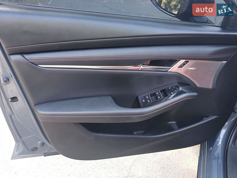 Хэтчбек Mazda 3 2022 в Полтаве