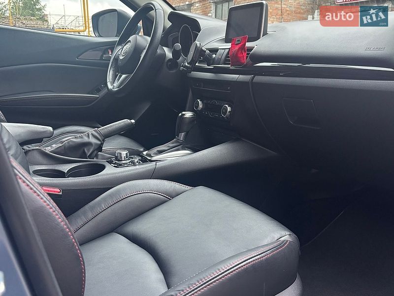 Седан Mazda 3 2015 в Києві