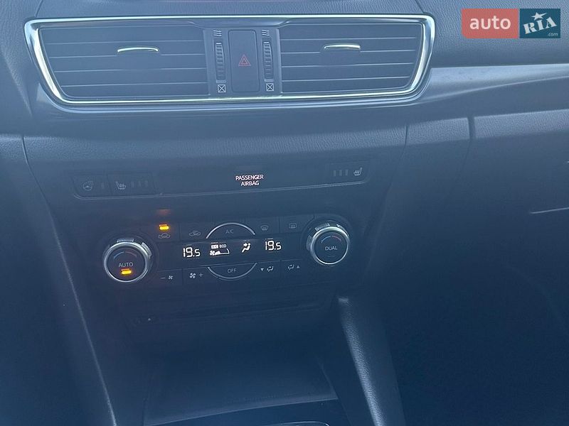Седан Mazda 3 2018 в Киеве фото 17 Седан Mazda 3 2018 в Киеве