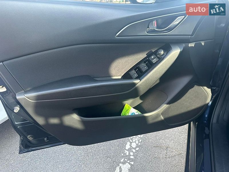 Седан Mazda 3 2018 в Киеве фото 19 Седан Mazda 3 2018 в Киеве