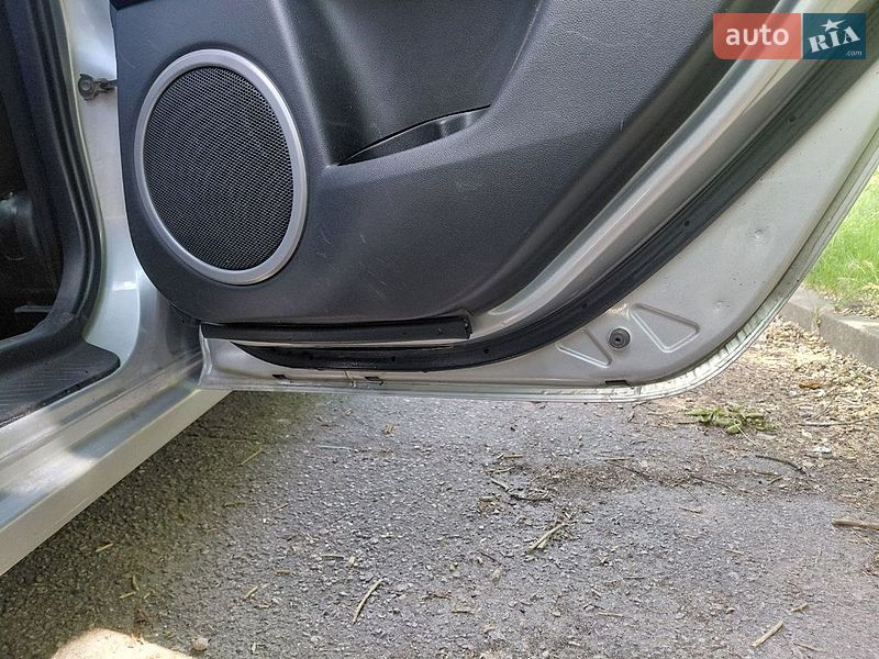 Седан Mazda 3 2008 в Жовтих Водах