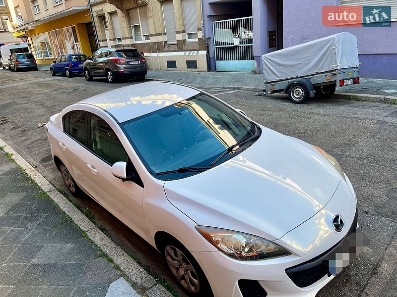 Седан Mazda 3 2013 в Дніпрі
