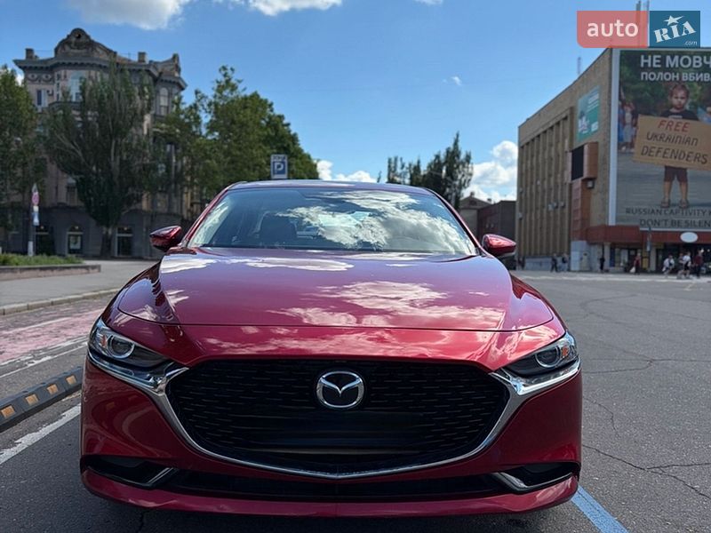 Седан Mazda 3 2018 в Николаеве