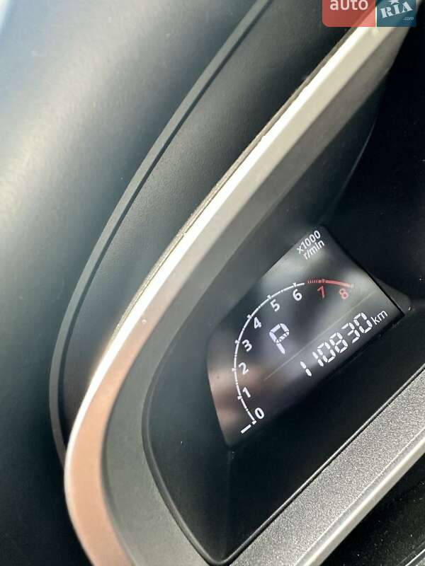 Mazda 3, photos from the listing