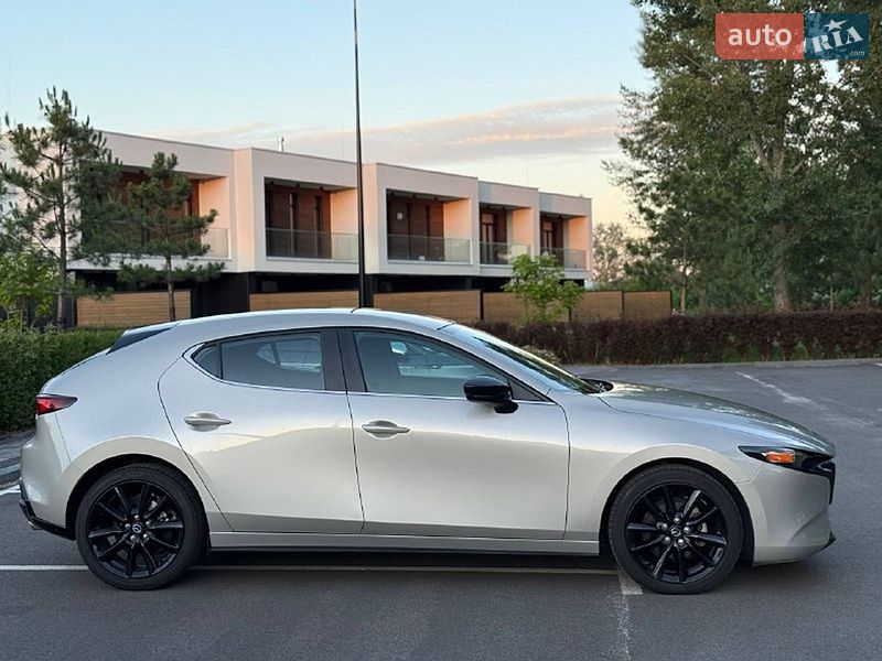 Хетчбек Mazda 3 2024 в Києві