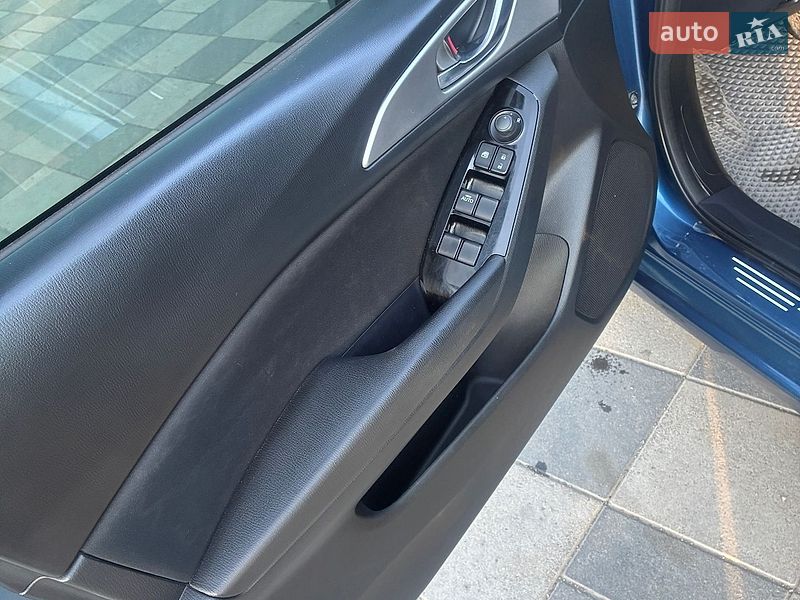 Седан Mazda 3 2018 в Самборі