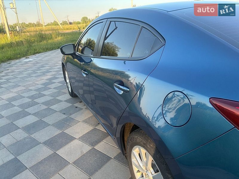 Седан Mazda 3 2018 в Самборі
