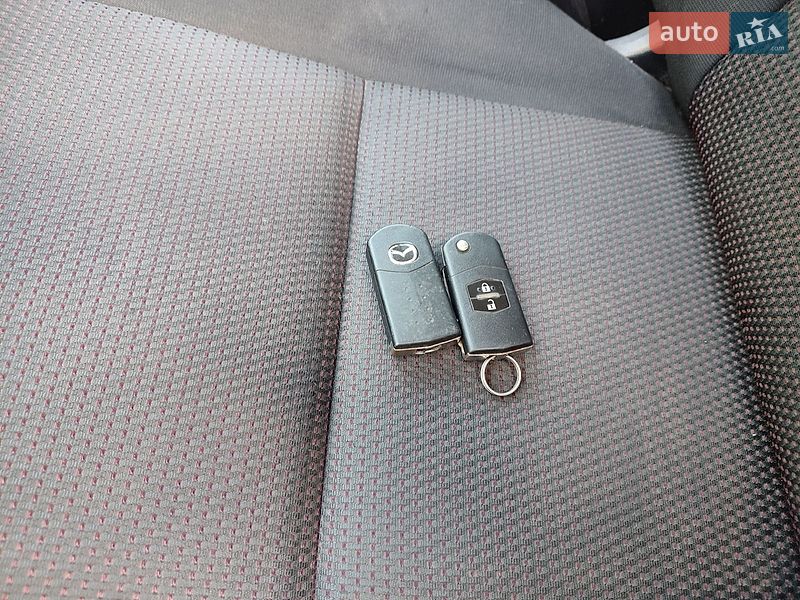 Седан Mazda 3 2008 в Днепре