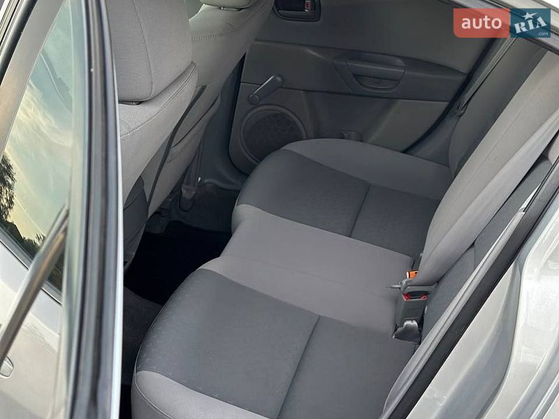 Седан Mazda 3 2004 в Тернополі