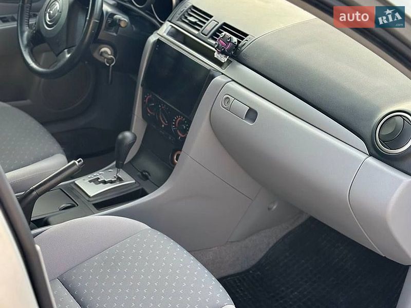 Седан Mazda 3 2004 в Тернополі