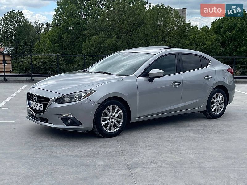 Седан Mazda 3 2015 в Львові