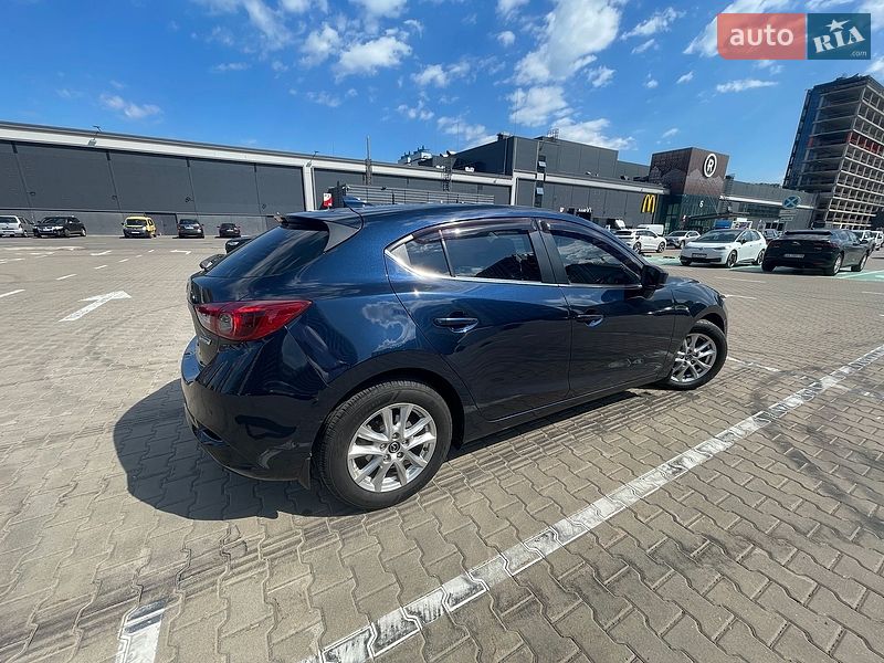 Хэтчбек Mazda 3 2016 в Киеве