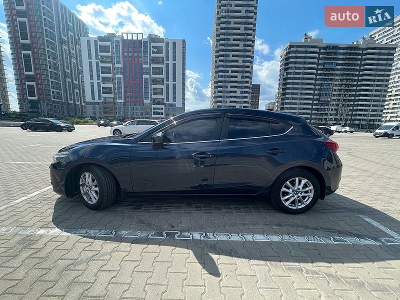 Хэтчбек Mazda 3 2016 в Киеве