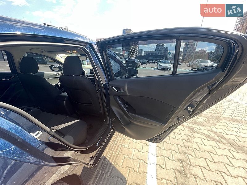 Хэтчбек Mazda 3 2016 в Киеве
