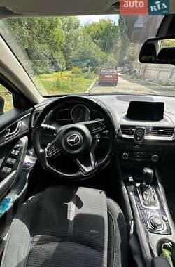 Седан Mazda 3 2017 в Киеве