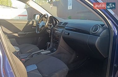 Седан Mazda 3 2004 в Вижнице
