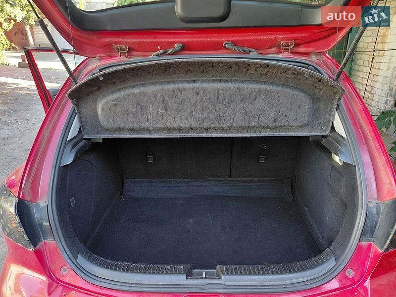 Хэтчбек Mazda 3 2005 в Южноукраинске