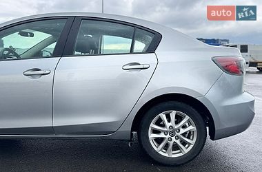 Седан Mazda 3 2013 в Львове