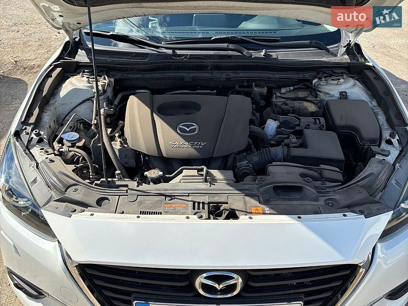 Седан Mazda 3 2017 в Дніпрі