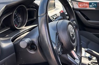 Седан Mazda 3 2017 в Дніпрі