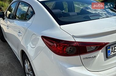 Седан Mazda 3 2017 в Дніпрі