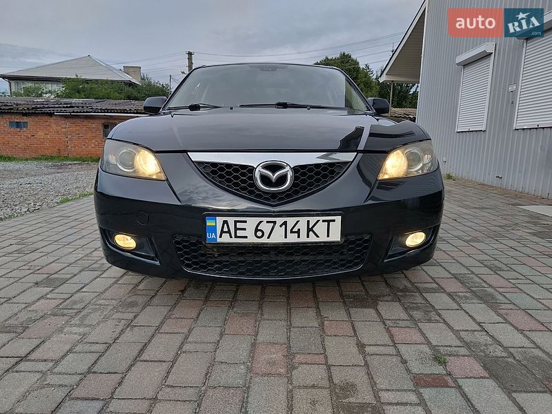 Седан Mazda 3 2007 в Тростянце