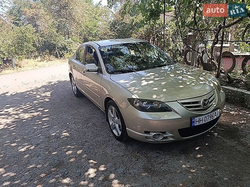 Седан Mazda 3 2004 в Дачном