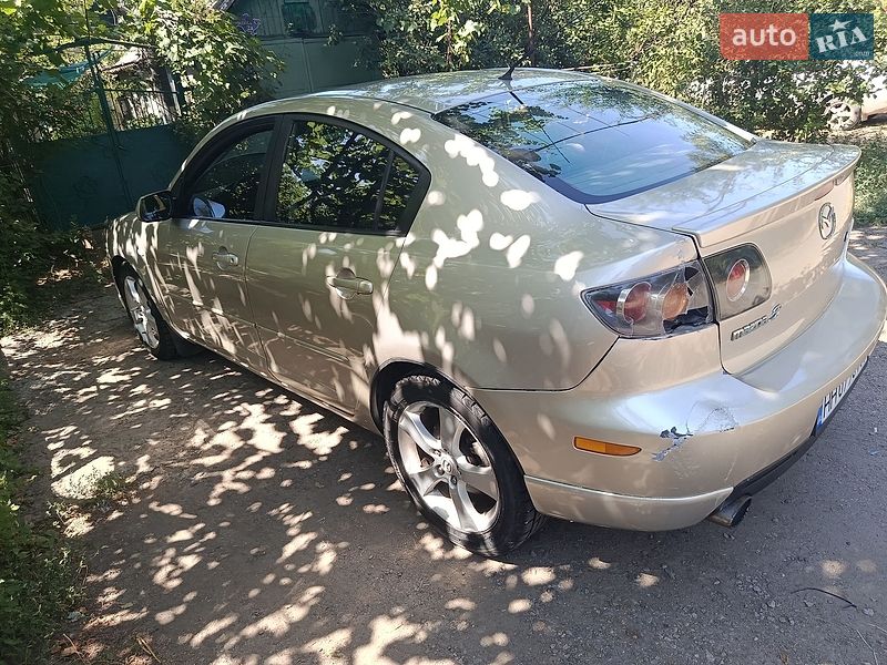 Седан Mazda 3 2004 в Дачном