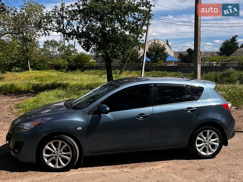Хетчбек Mazda 3 2009 в Веселиновому