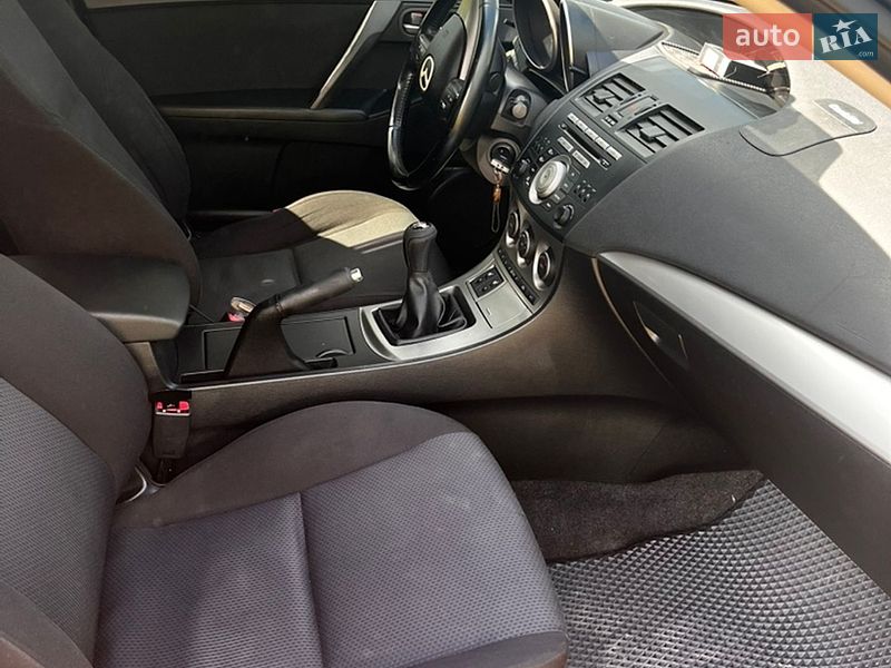 Хетчбек Mazda 3 2009 в Веселиновому
