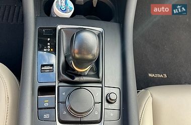 Седан Mazda 3 2019 в Львове