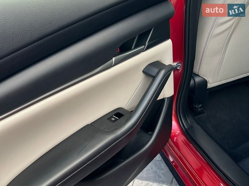Седан Mazda 3 2019 в Львове